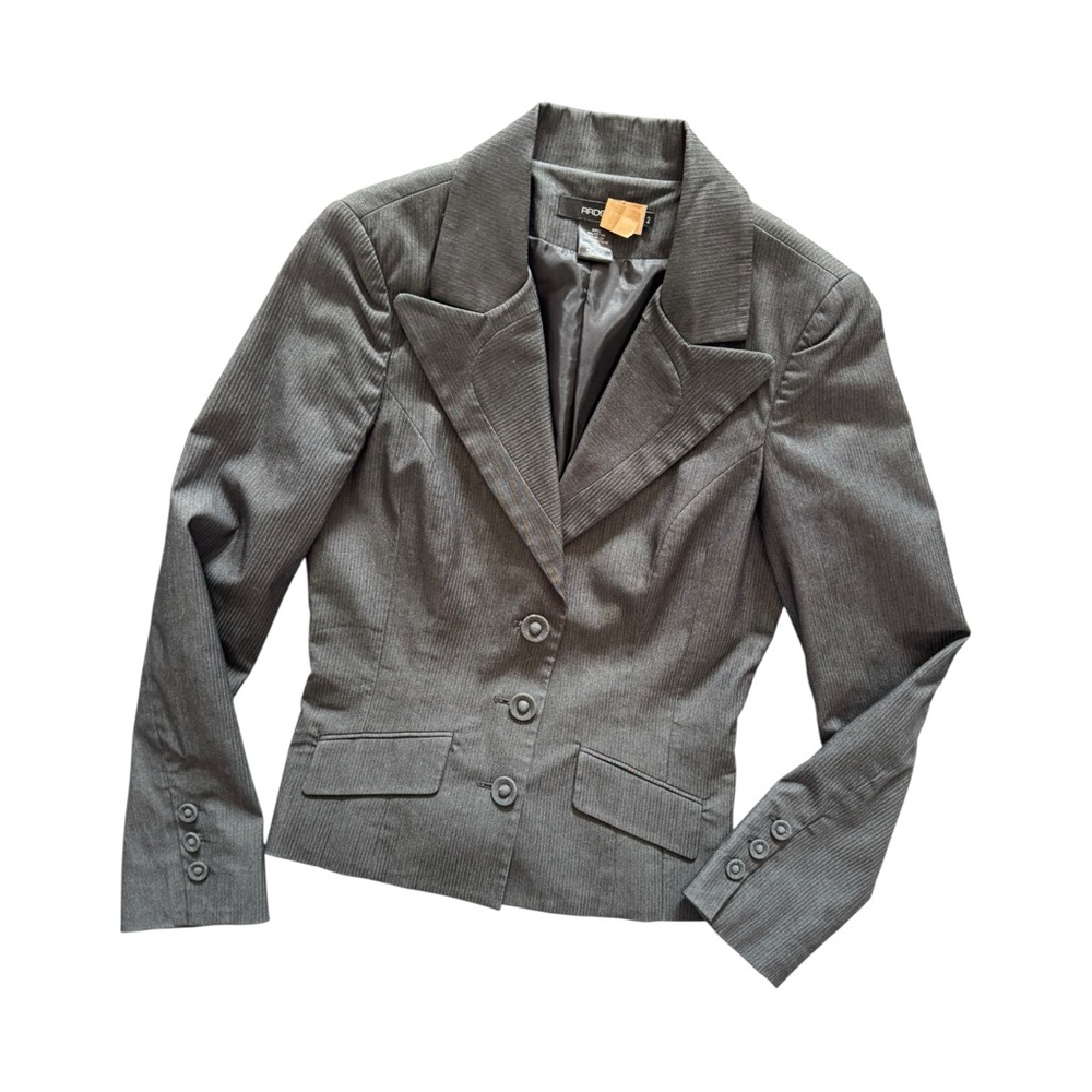 Arden B Fitted Suit Jacket with Subtle Pinstripes size 2